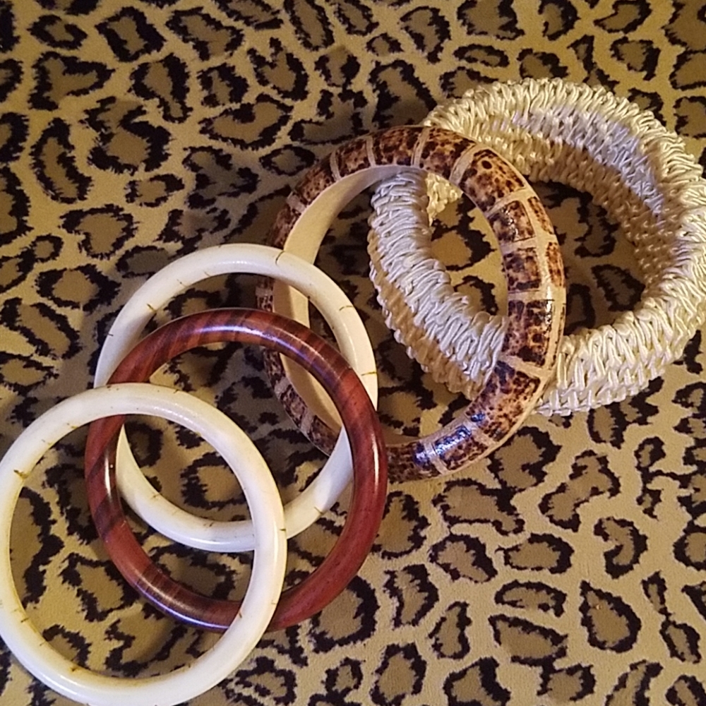 BUNDLE of 5 bangles